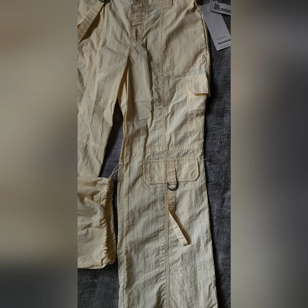 No Boundaries Cream Cargo Pants - Picture 5 of 9